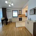 Coroni 3 - Jacuzzi & Terasa Panoramica * Braşov