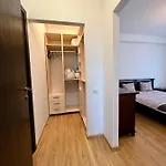 Coroni 3 - Jacuzzi & Terasa Panoramica Appartement Braşov