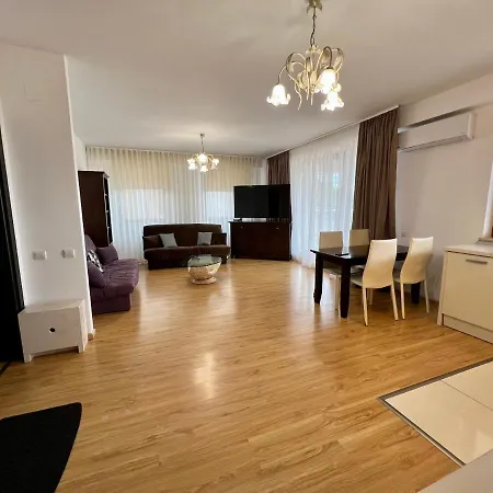 Coroni Apart 3 - Jacuzzi & Terasa Panoramica Brasov דירה *