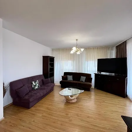 Coroni Apart 3 - Jacuzzi & Terasa Panoramica Brasov דירה