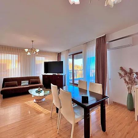 Coroni Apart 3 - Jacuzzi & Terasa Panoramica Brasov דירה *