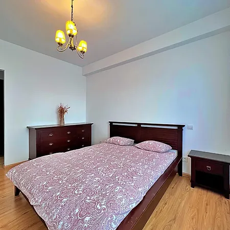 Coroni Apart 3 - Jacuzzi & Terasa Panoramica Brasov דירה