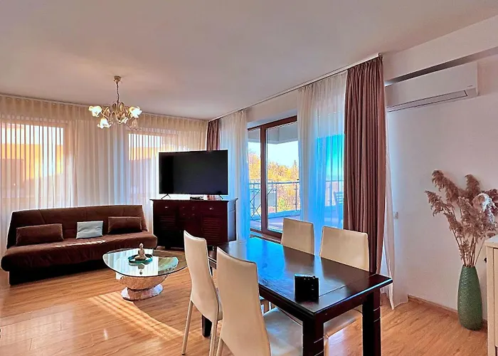 Coroni 3 - Jacuzzi & Terasa Panoramica Apartament *